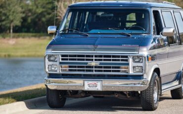 Chevrolet-G20-Van-1990-Van-22
