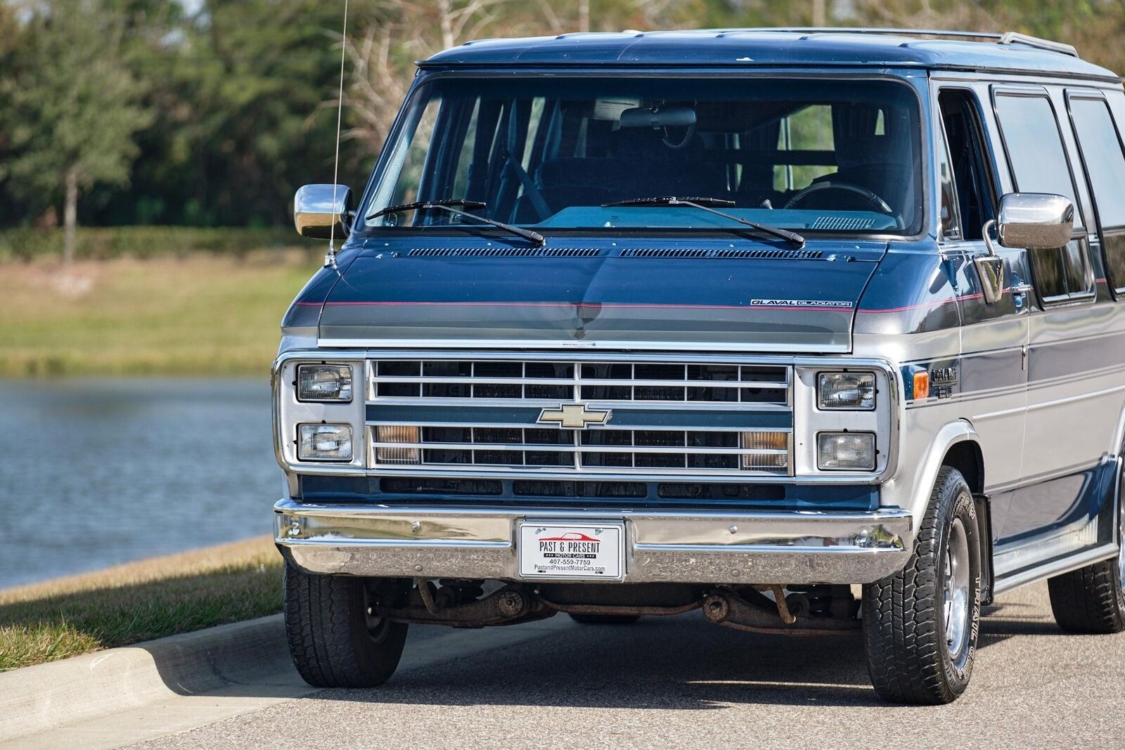 Chevrolet-G20-Van-1990-Van-22
