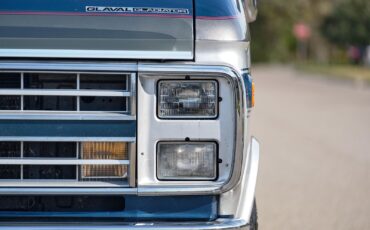 Chevrolet-G20-Van-1990-Van-23