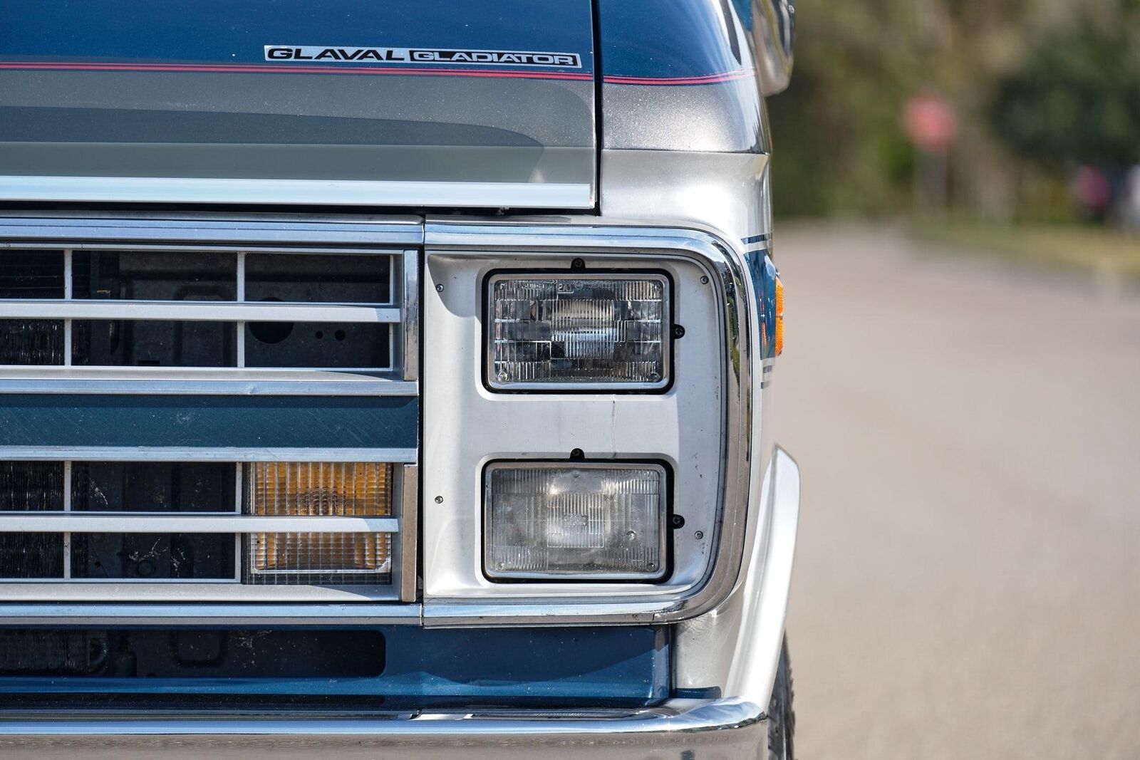Chevrolet-G20-Van-1990-Van-23