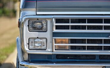 Chevrolet-G20-Van-1990-Van-24