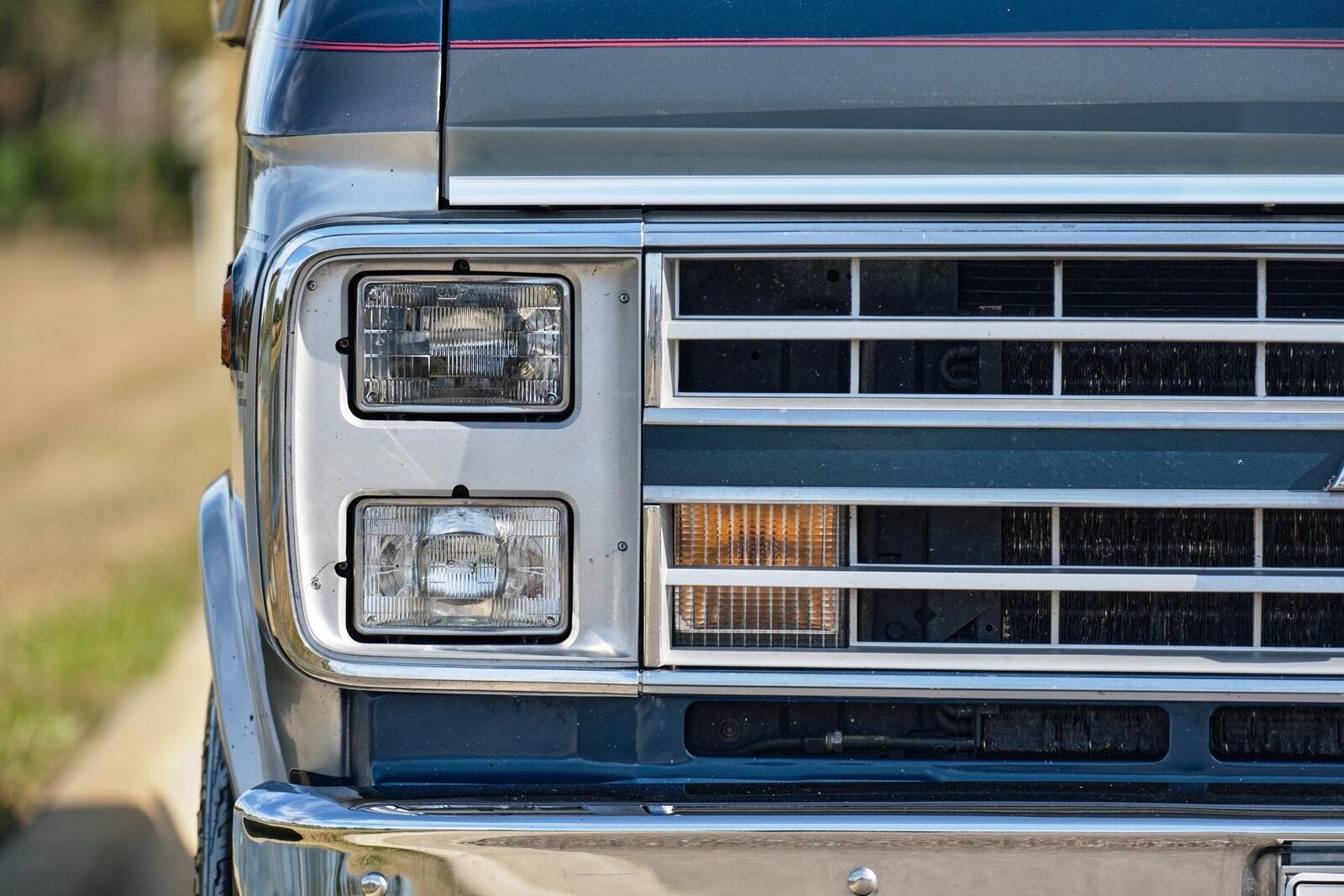 Chevrolet-G20-Van-1990-Van-24