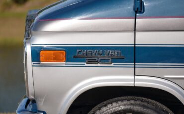Chevrolet-G20-Van-1990-Van-26
