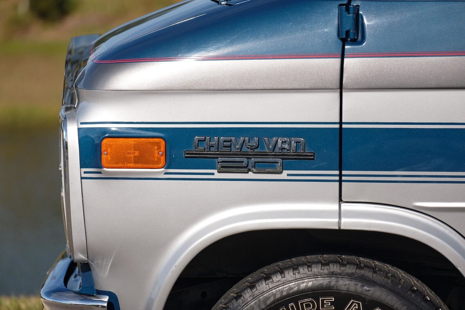 Chevrolet-G20-Van-1990-Van-26