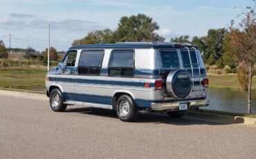 Chevrolet-G20-Van-1990-Van-3
