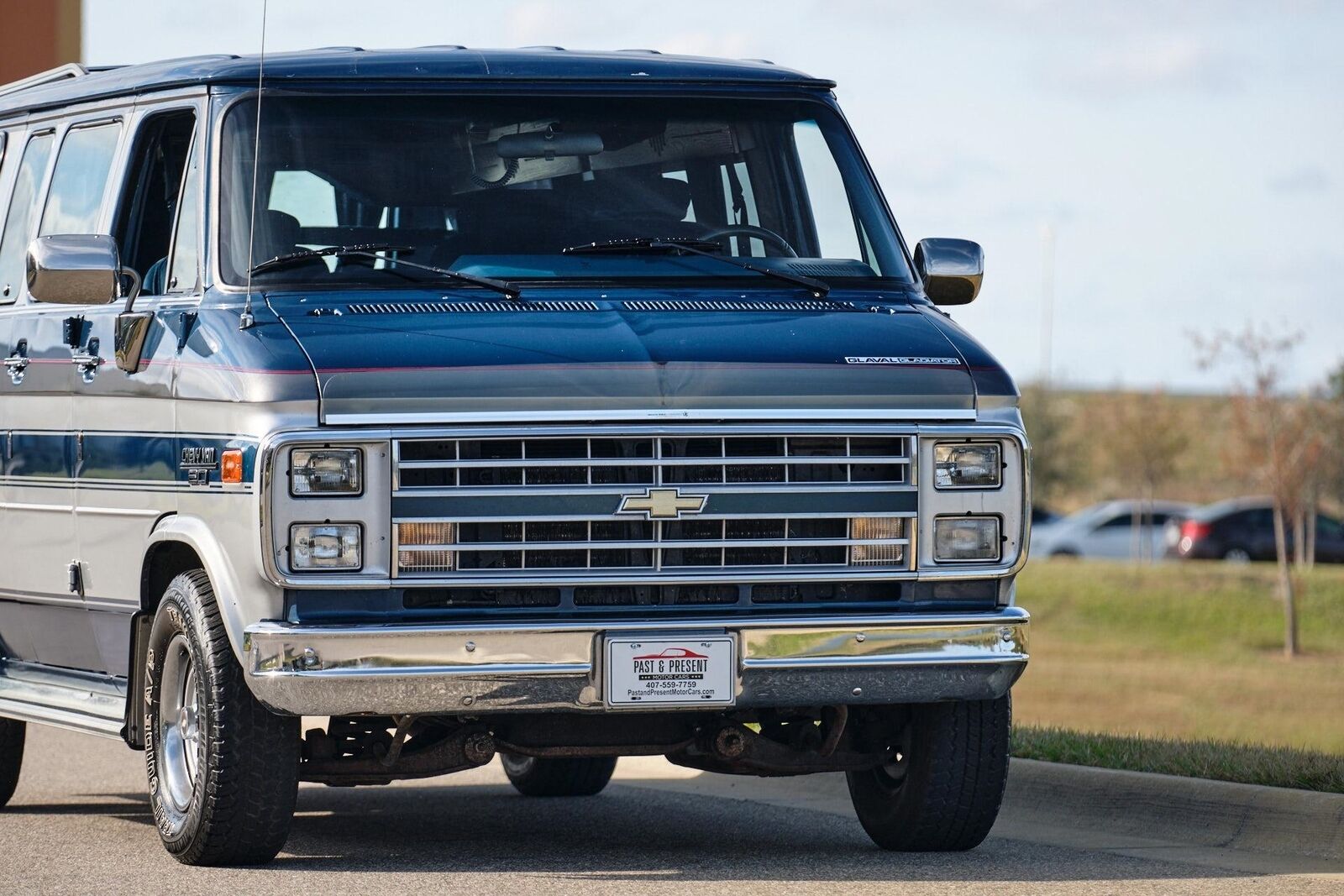 Chevrolet-G20-Van-1990-Van-32
