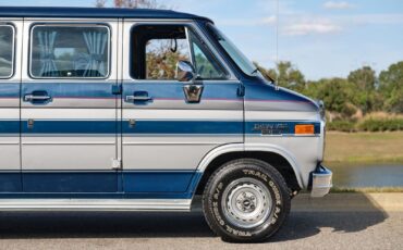 Chevrolet-G20-Van-1990-Van-33