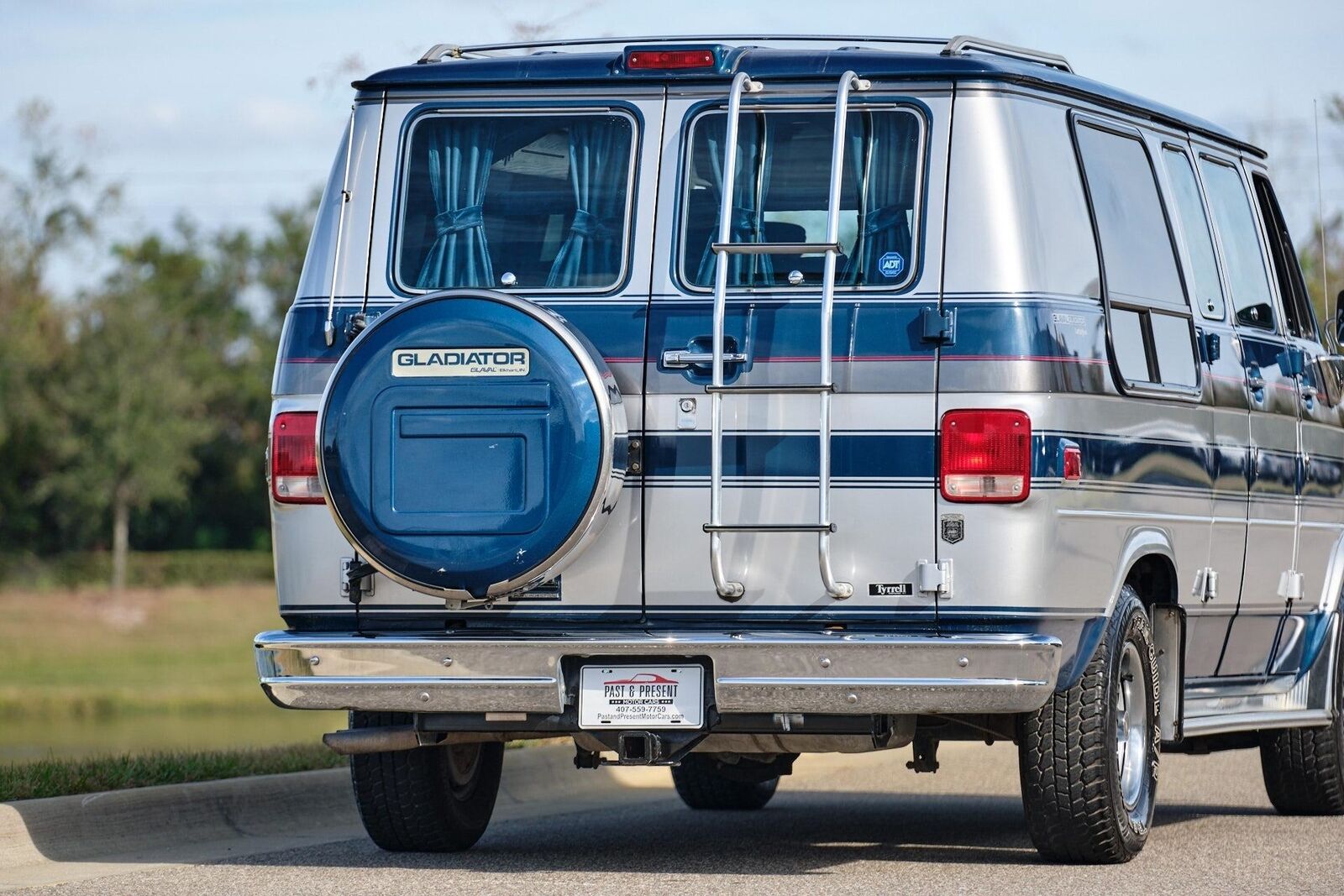 Chevrolet-G20-Van-1990-Van-35