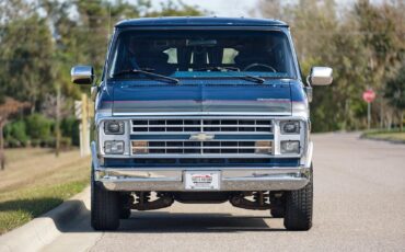 Chevrolet-G20-Van-1990-Van-9