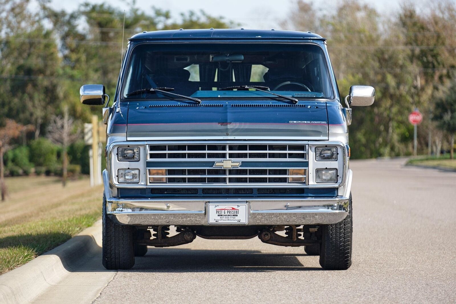 Chevrolet-G20-Van-1990-Van-9