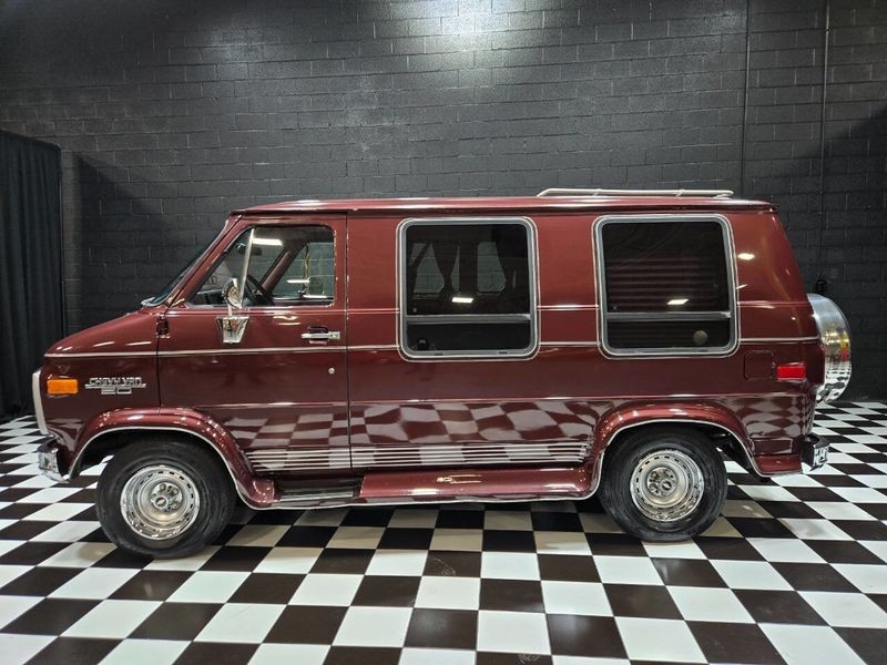 Chevrolet-G20-Van-1992-MinivanVan-1