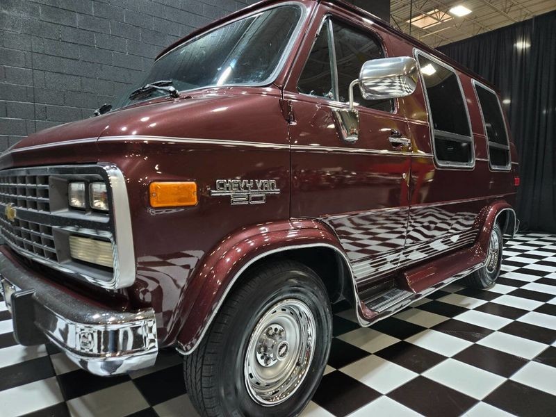 Chevrolet-G20-Van-1992-MinivanVan-8