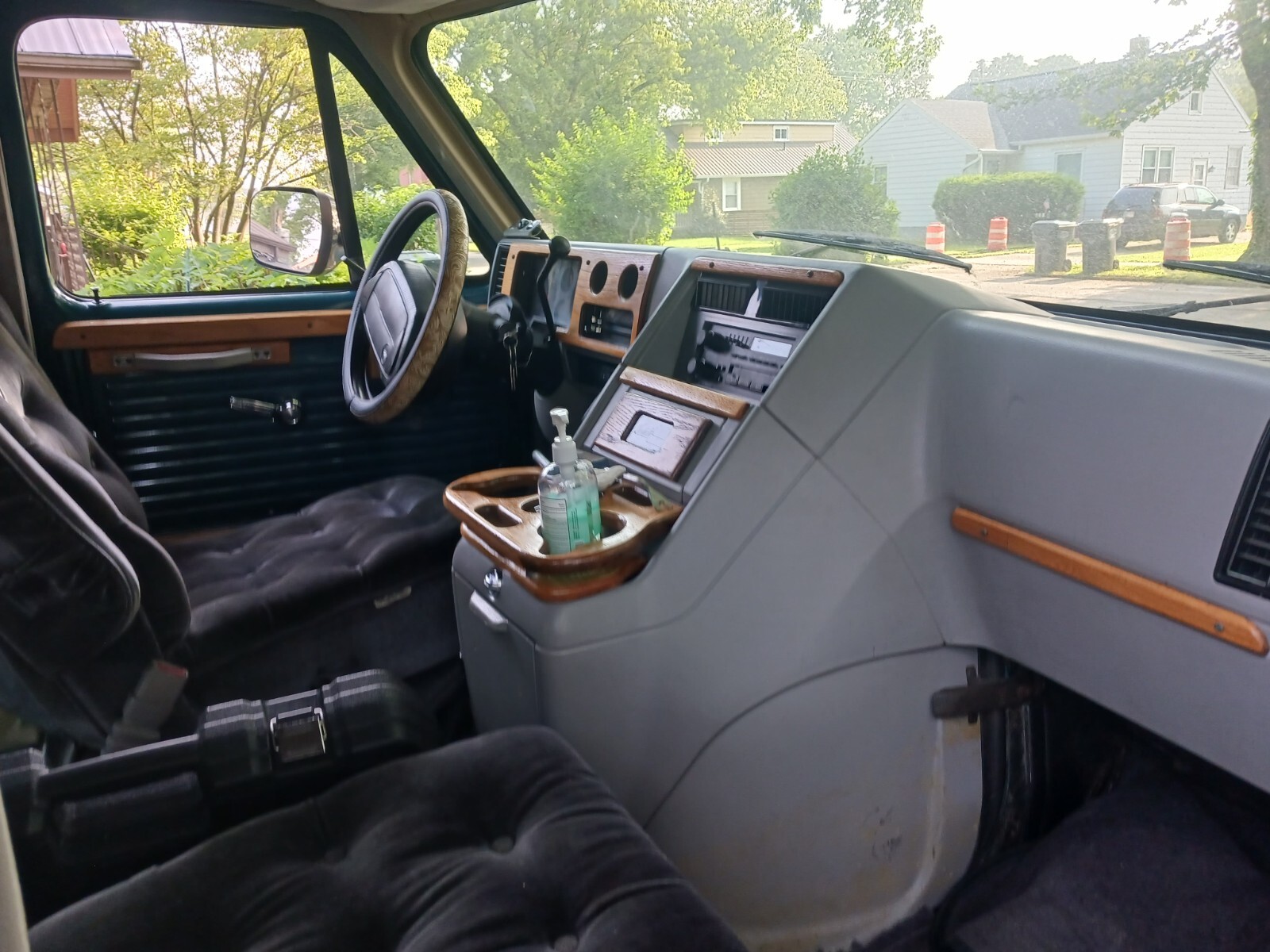 Chevrolet-G20-Van-1994-Standard-Passenger-Van-3