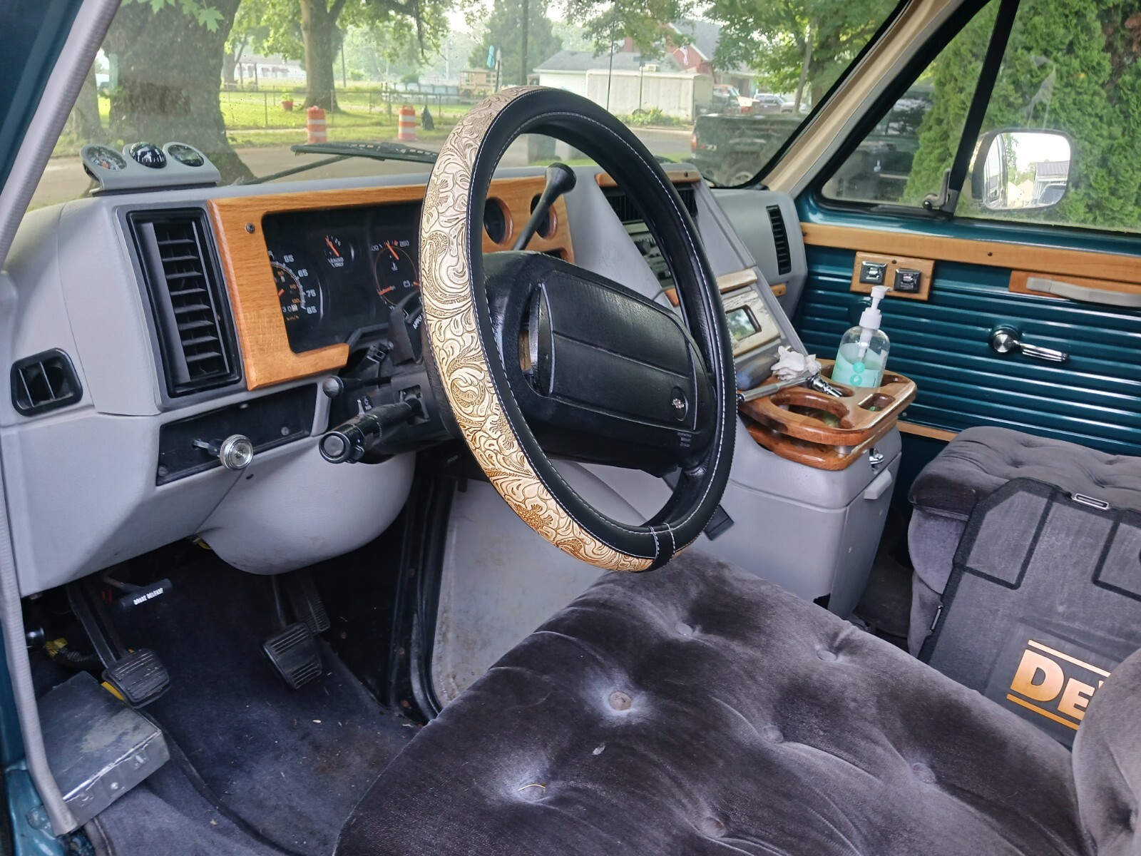 Chevrolet-G20-Van-1994-Standard-Passenger-Van-7