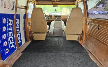 Chevrolet-G20-van-1976-orange-15