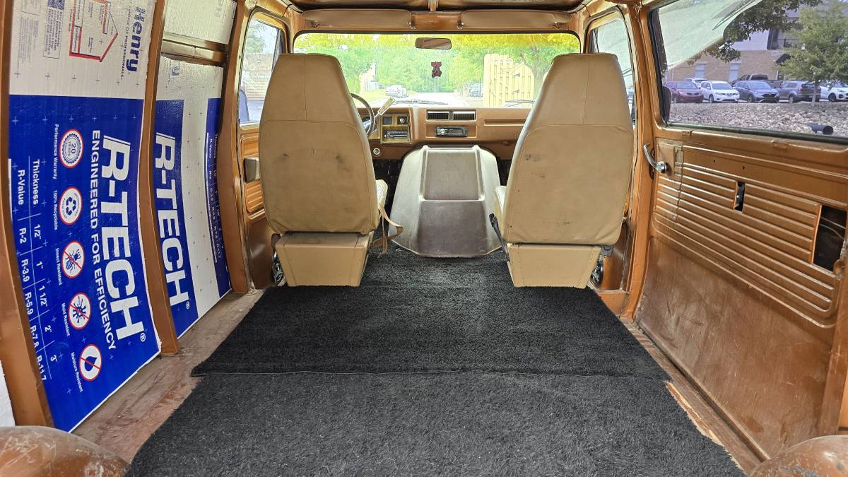 Chevrolet-G20-van-1976-orange-15