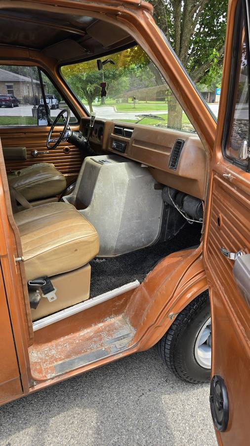 Chevrolet-G20-van-1976-orange-16