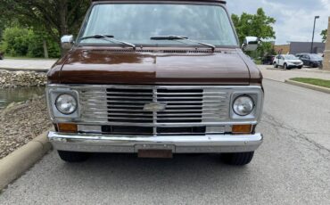 Chevrolet-G20-van-1977-brown-1