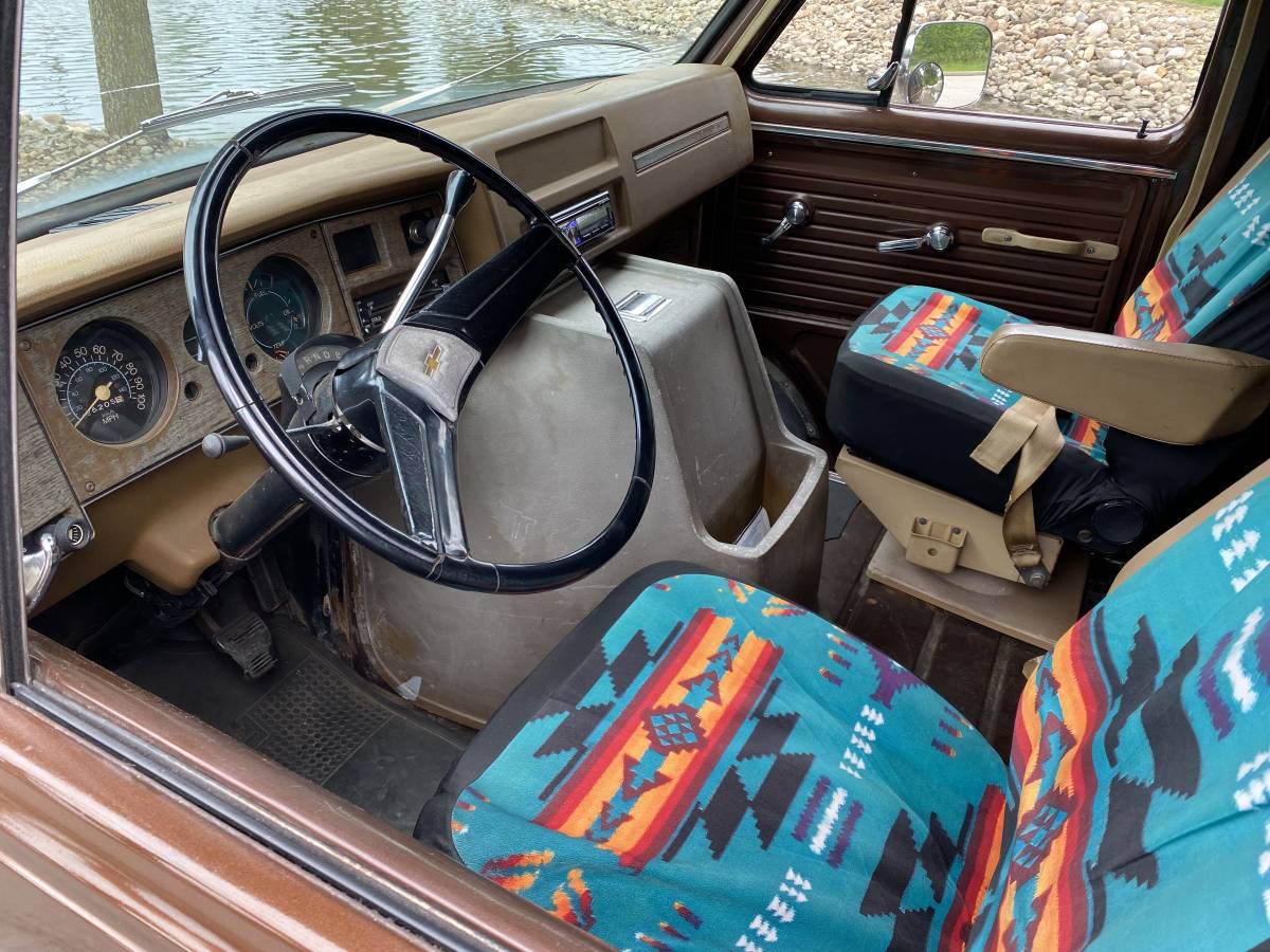 Chevrolet-G20-van-1977-brown-12