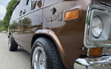 Chevrolet-G20-van-1977-brown-3