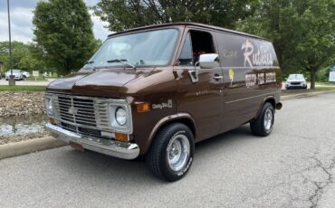 Chevrolet-G20-van-1977-brown