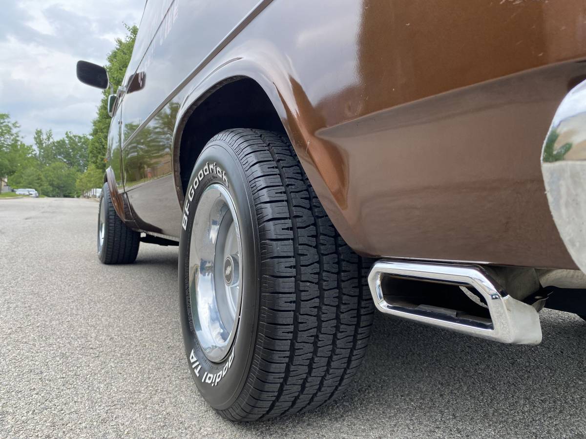 Chevrolet-G20-van-1977-brown-7