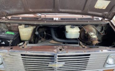 Chevrolet-G20-van-1977-brown-9