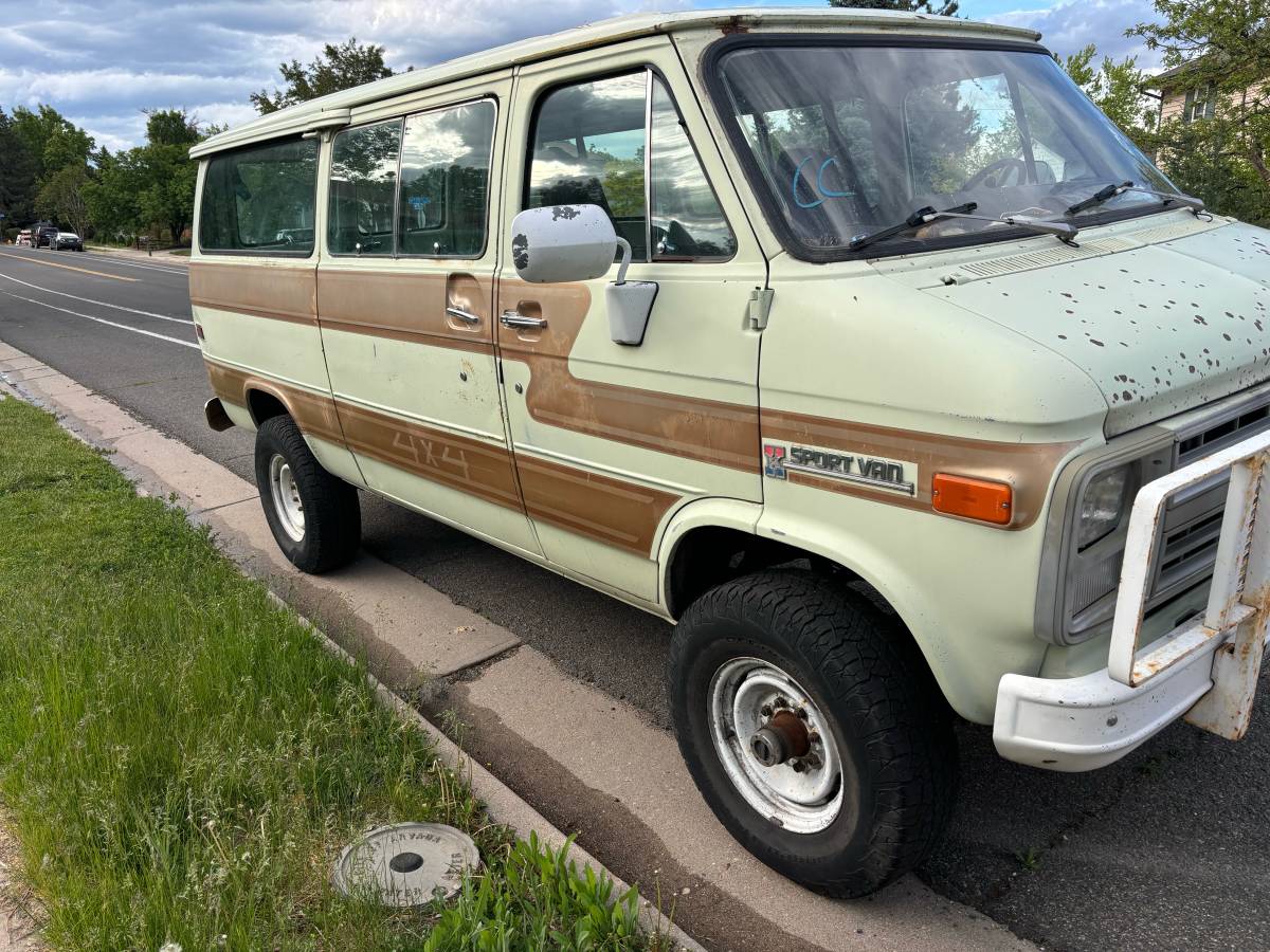 Chevrolet-G30-1985-3
