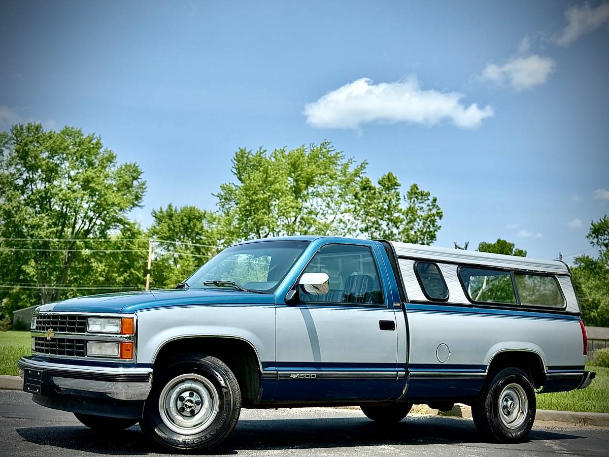 Chevrolet-Gmt-400-12-ton-nominal-1992-grey-1