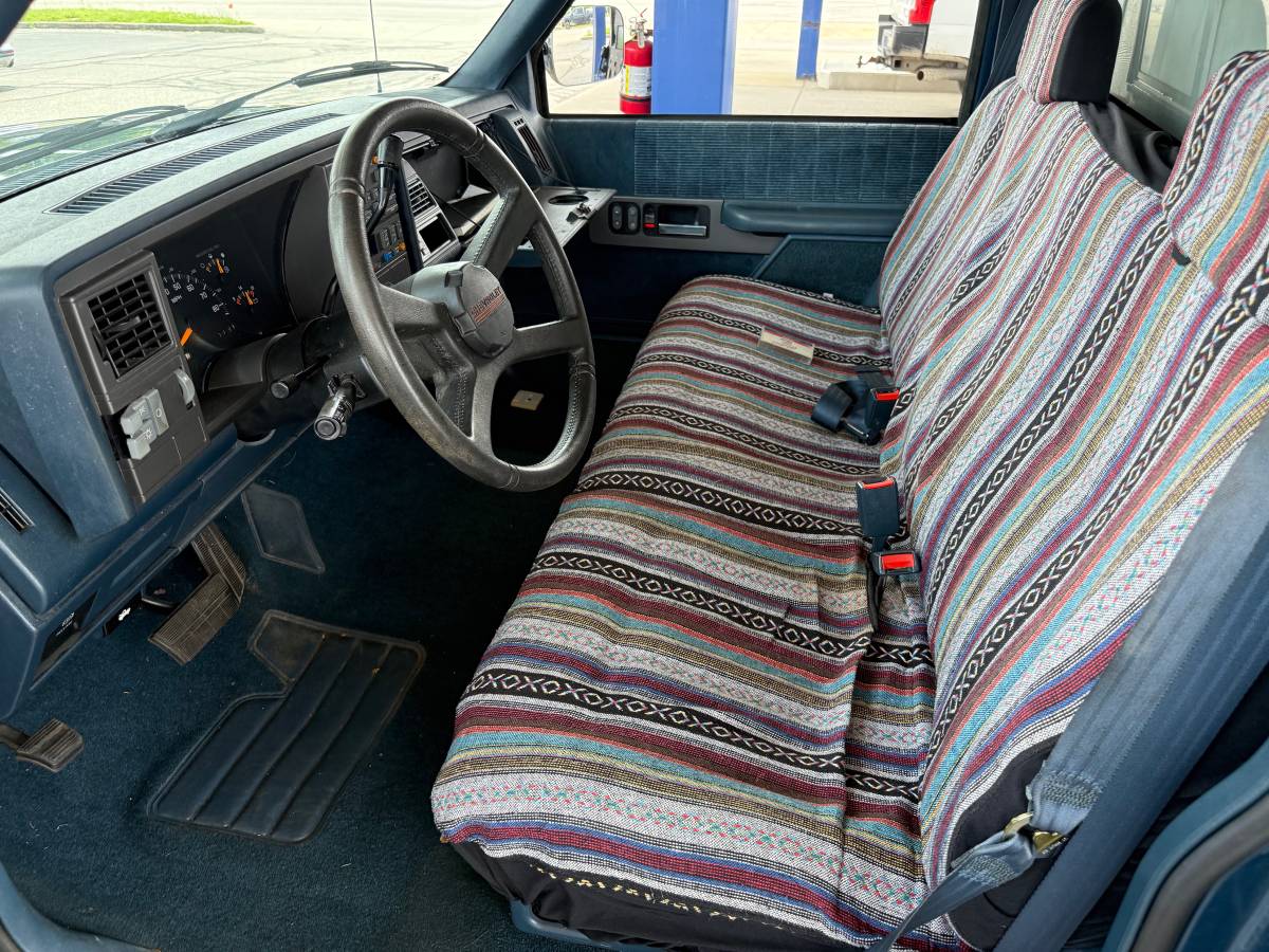 Chevrolet-Gmt-400-12-ton-nominal-1992-grey-16
