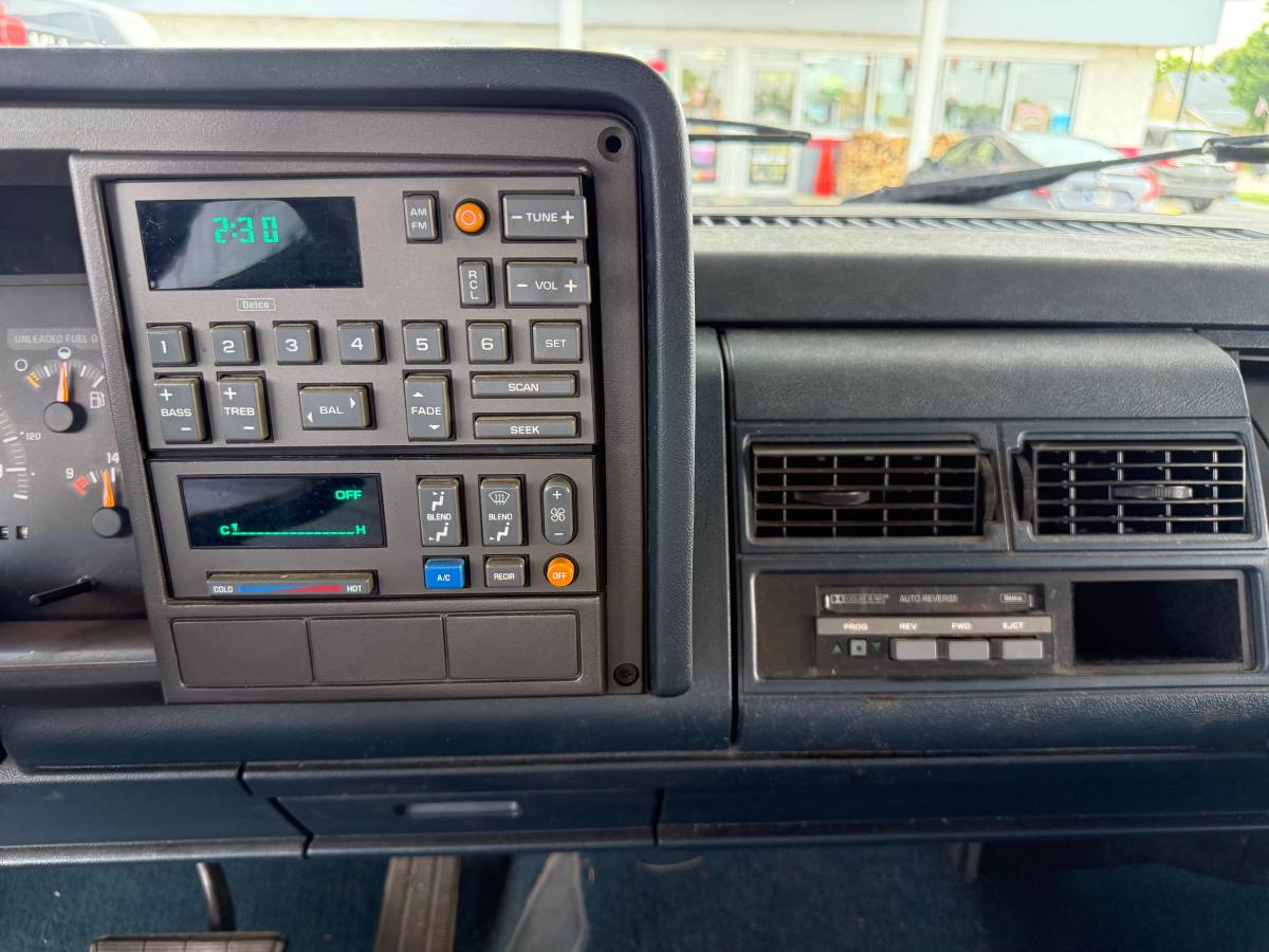 Chevrolet-Gmt-400-12-ton-nominal-1992-grey-19