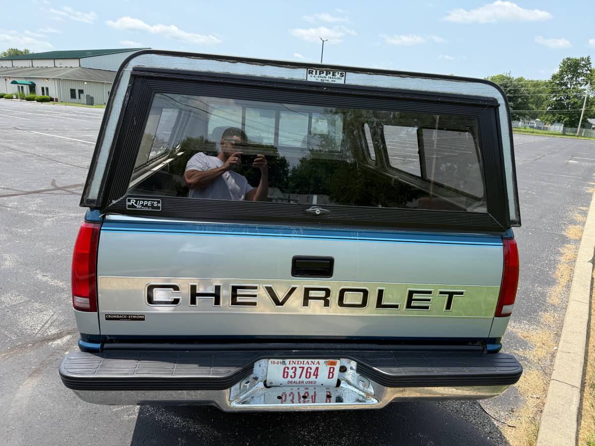 Chevrolet-Gmt-400-12-ton-nominal-1992-grey-4