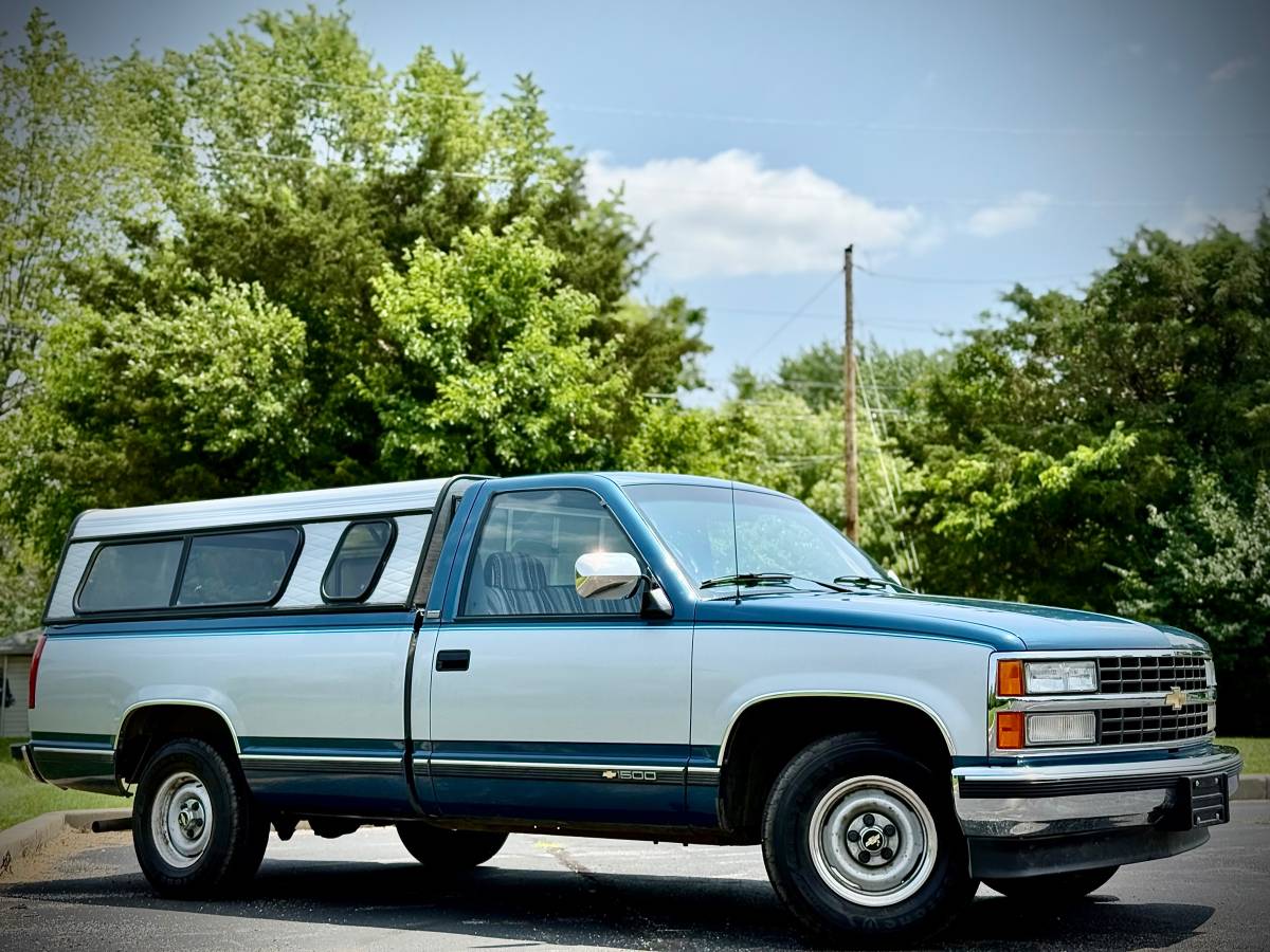 Chevrolet Gmt-400 1/2 ton nominal  1992 grey