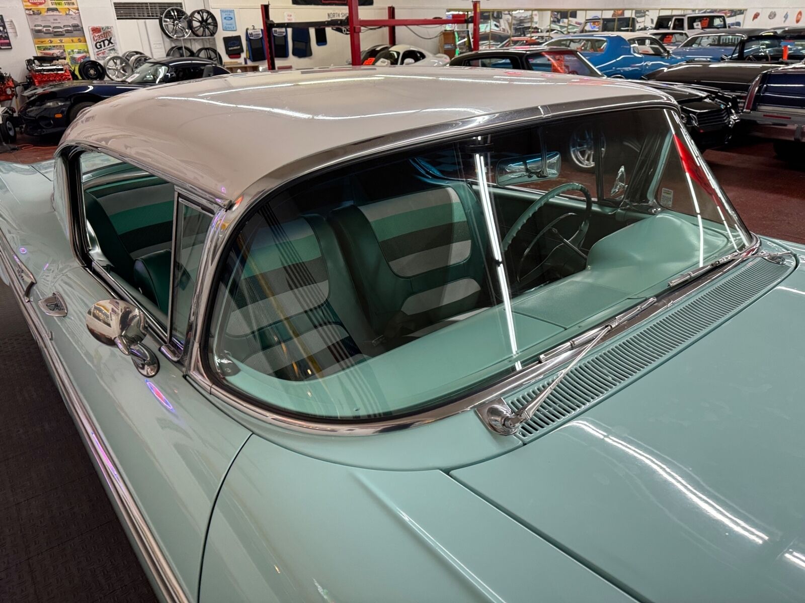 Chevrolet-Impala-1958-2-Door-10