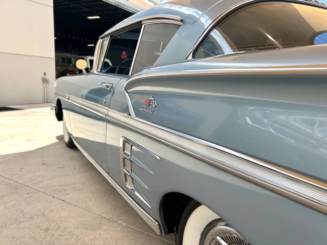 Chevrolet-Impala-1958-Coupe-11