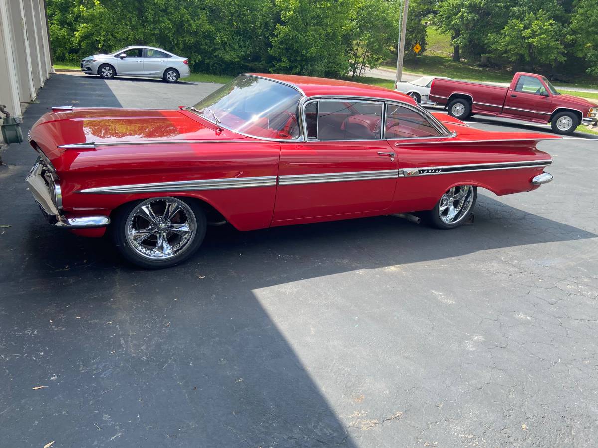 Chevrolet Impala  1959 red