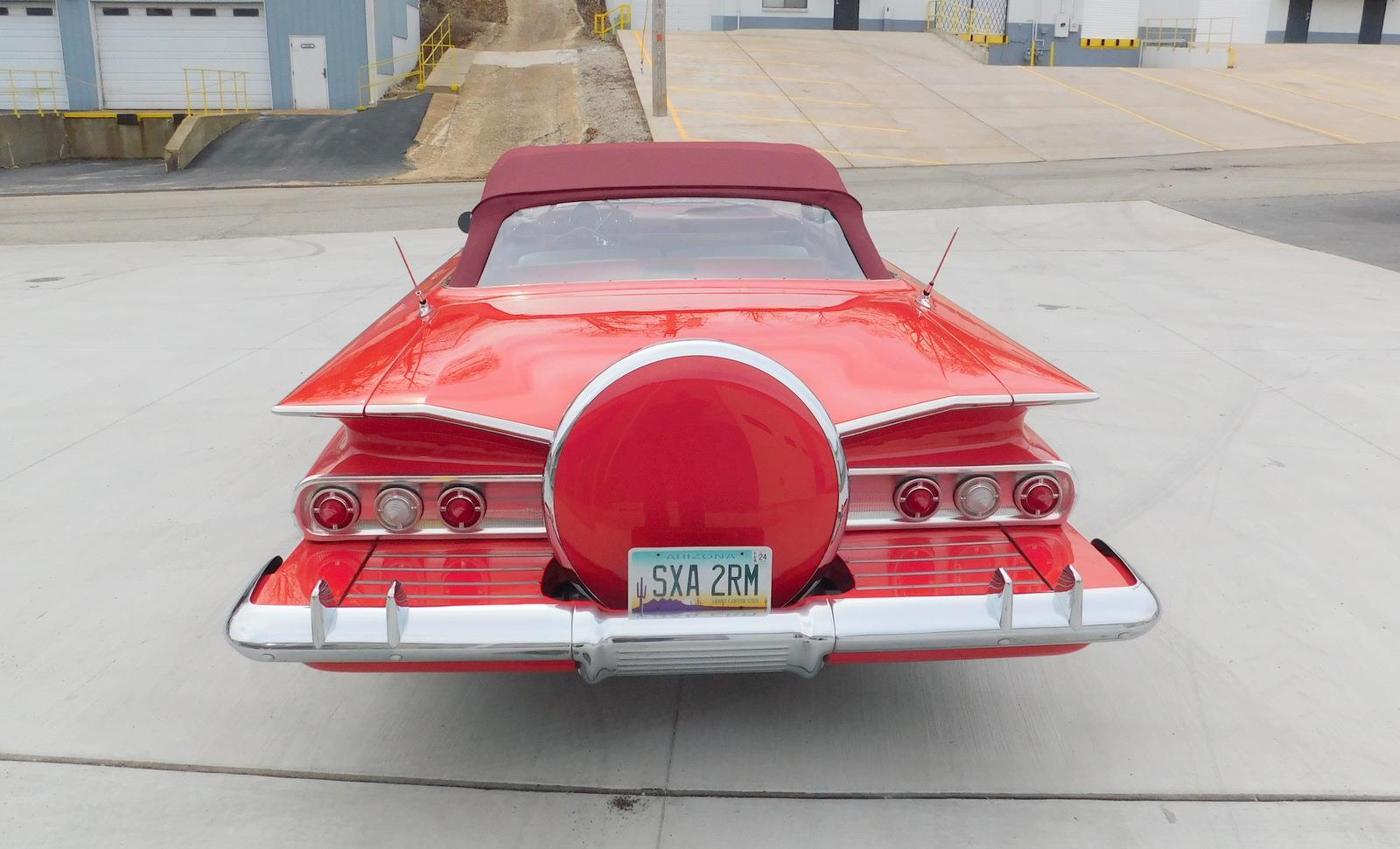 Chevrolet-Impala-1960-CONVERTIBLE-12