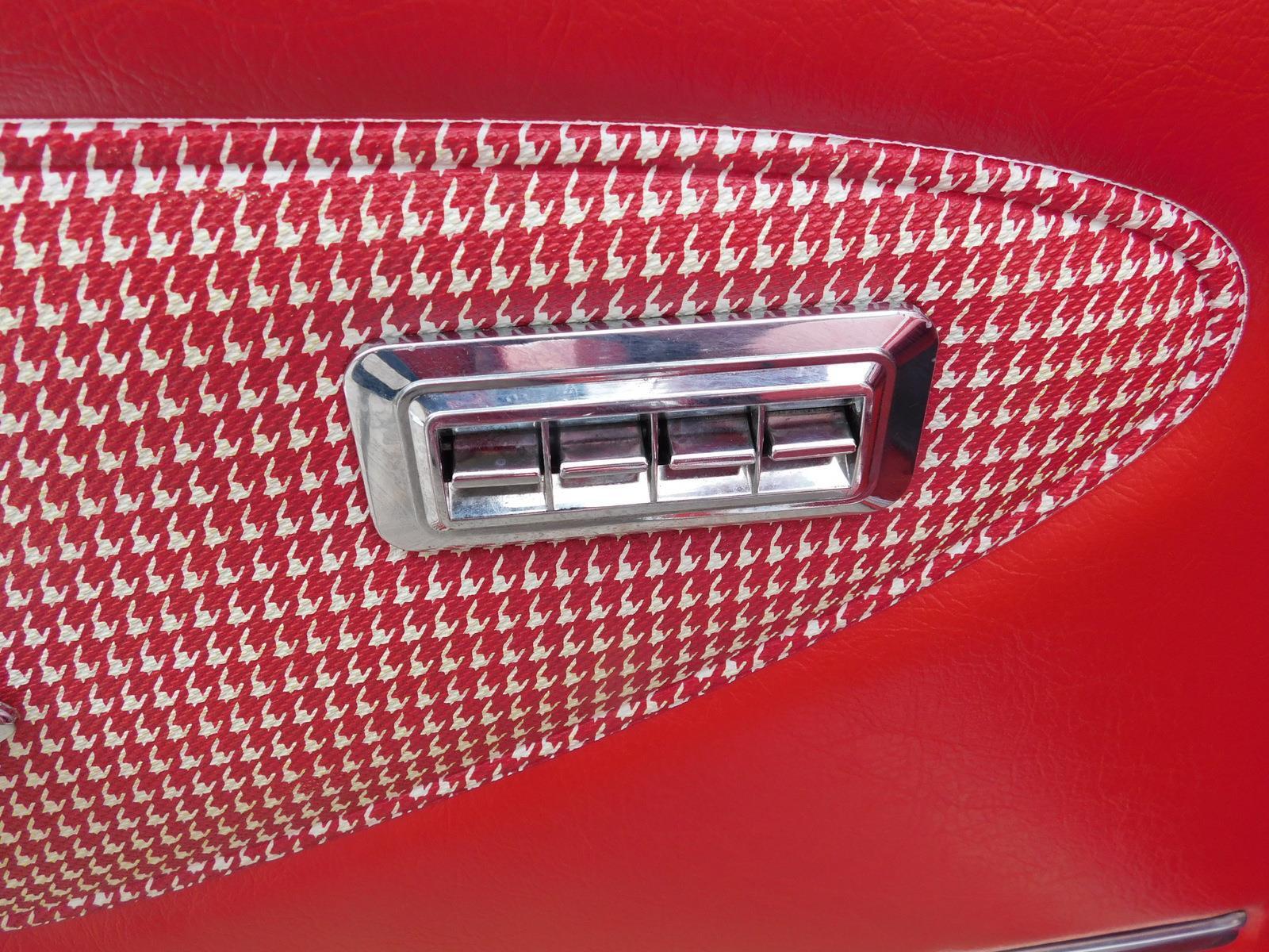 Chevrolet-Impala-1960-CONVERTIBLE-26