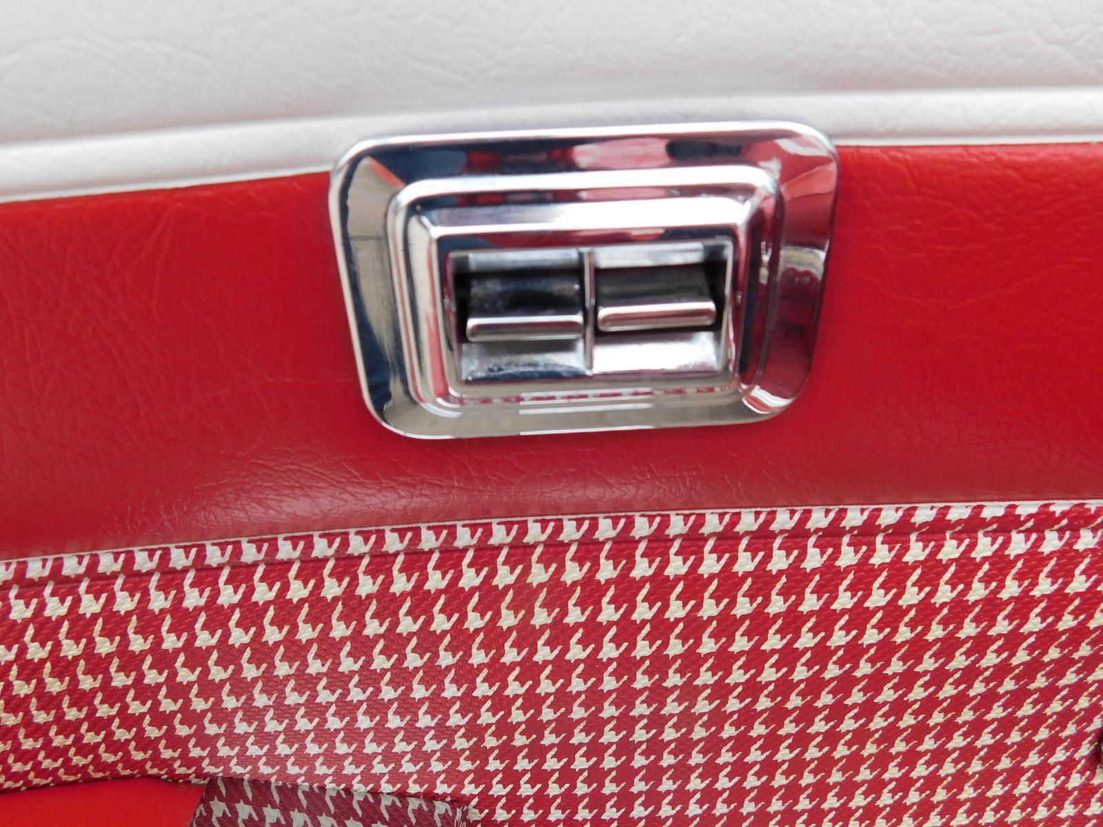 Chevrolet-Impala-1960-CONVERTIBLE-27