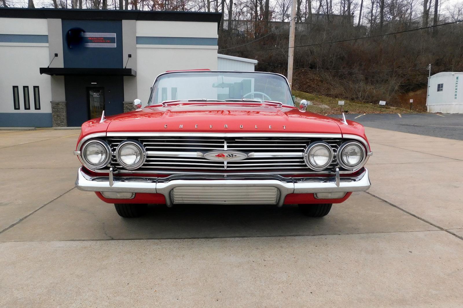 Chevrolet-Impala-1960-CONVERTIBLE-3