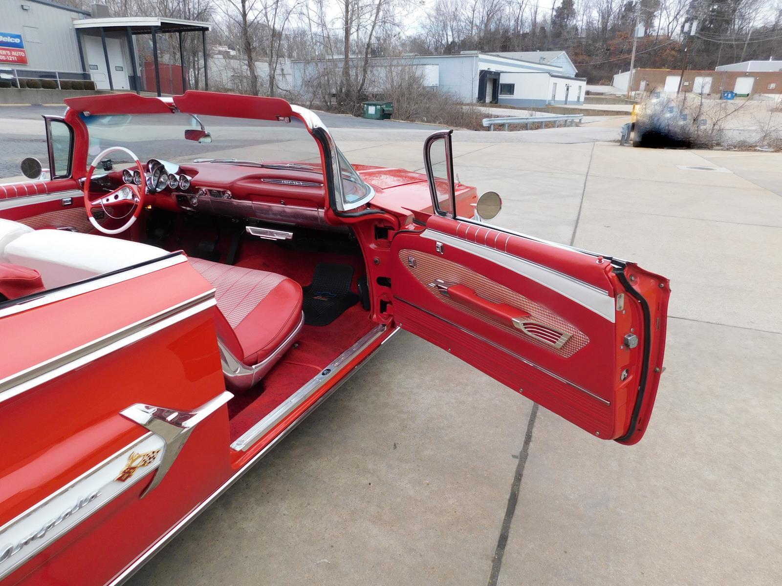 Chevrolet-Impala-1960-CONVERTIBLE-37