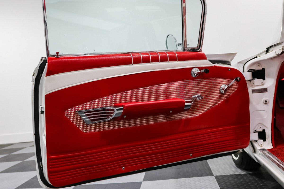 Chevrolet-Impala-1960-Convertible-15