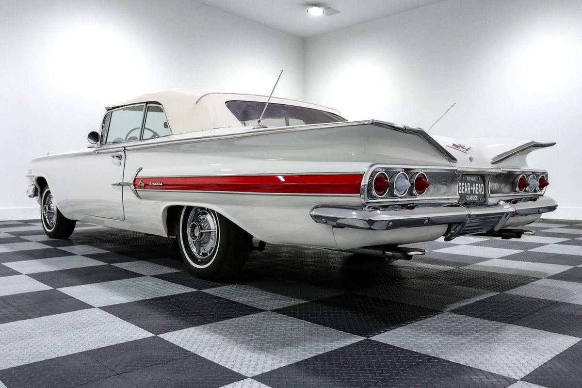 Chevrolet-Impala-1960-Convertible-7