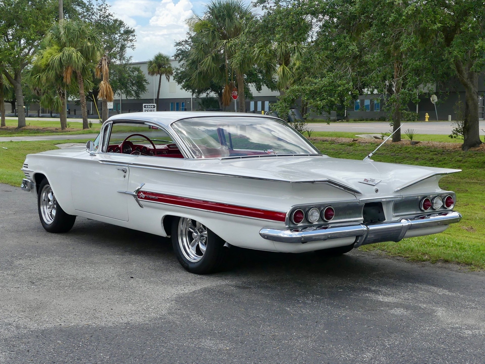 Chevrolet-Impala-1960-Coupe-11