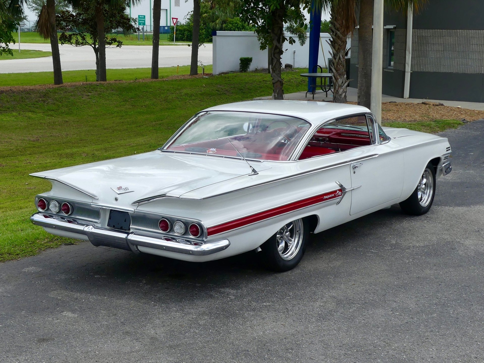 Chevrolet-Impala-1960-Coupe-18