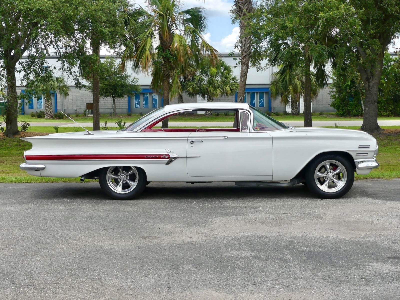 Chevrolet-Impala-1960-Coupe-2