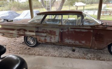 Chevrolet-Impala-1960-Sedan-3