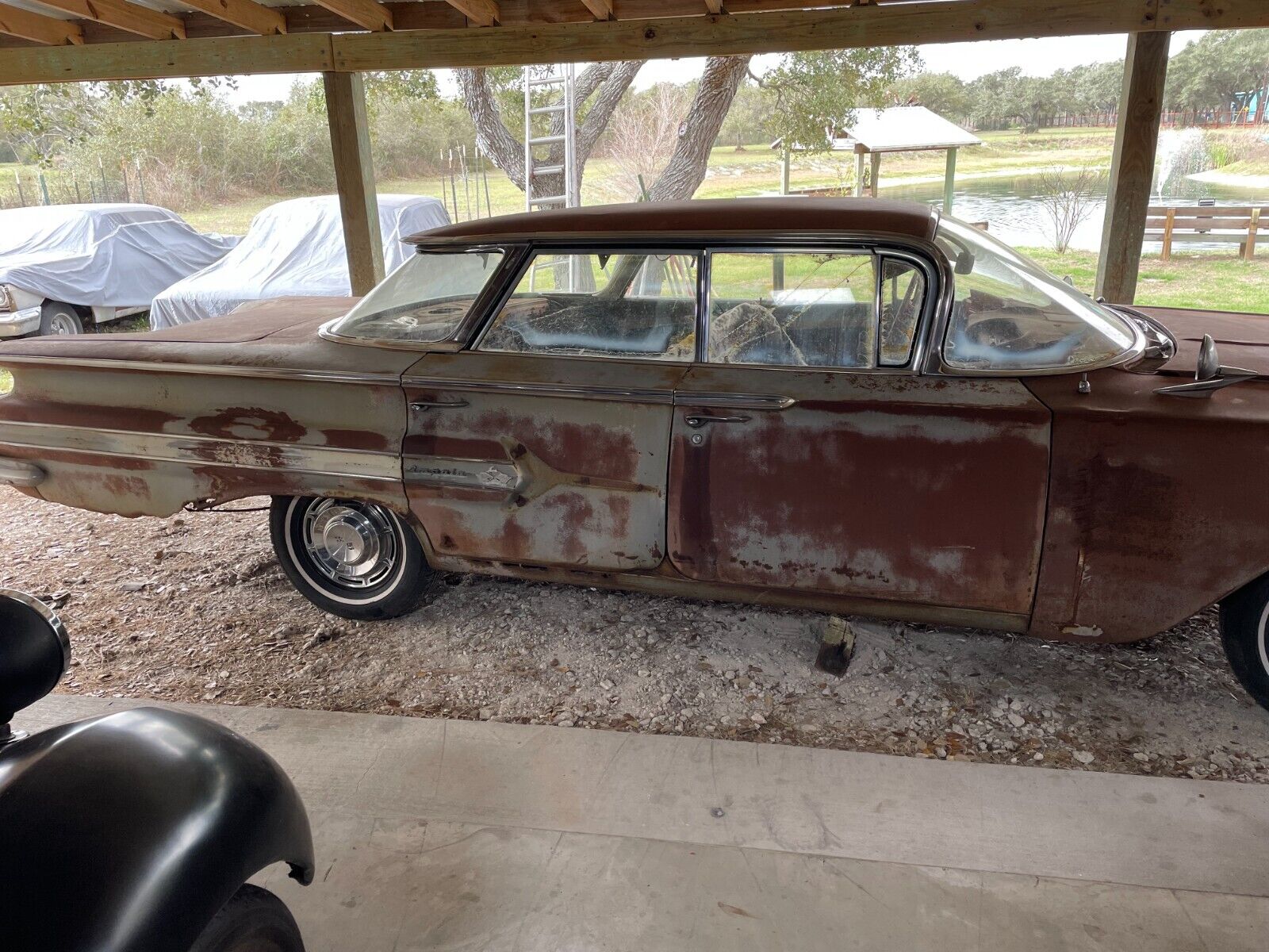 Chevrolet-Impala-1960-Sedan-3
