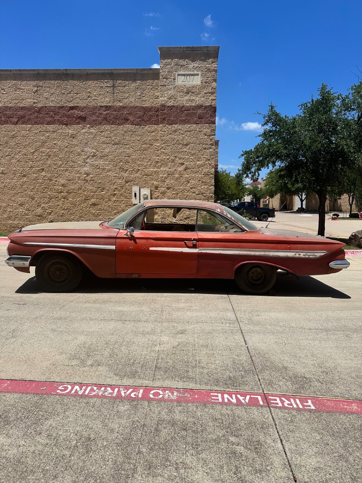Chevrolet-Impala-1961-1