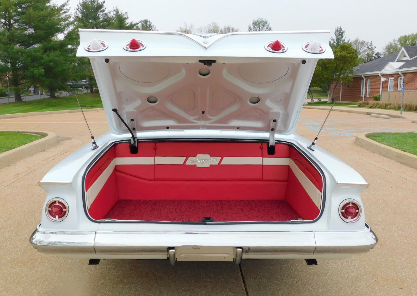 Chevrolet-Impala-1961-11